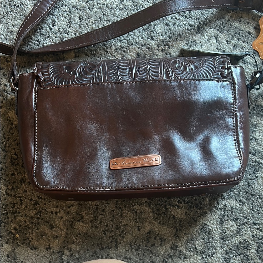 American West Brown Leather Crossbody Bag with Floral Embossing - Picture 4 of 13